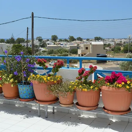 Aparthotel Flora Perissa (Santorini)